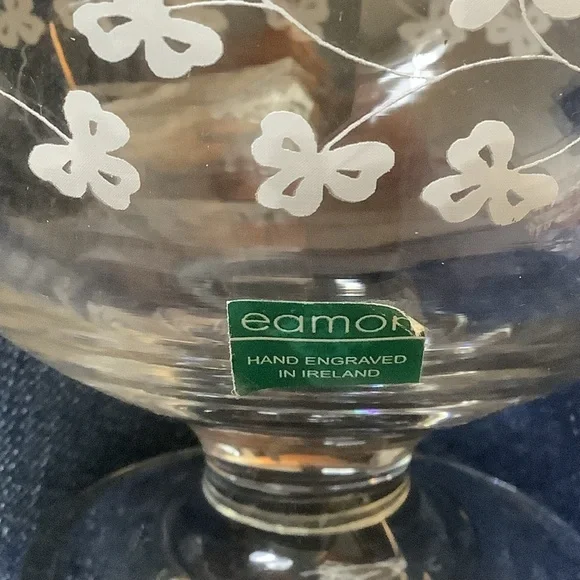 Eamon Ireland Hand Engraved Glass Pedestal Shamrock  Bowl - Picture 7 of 7